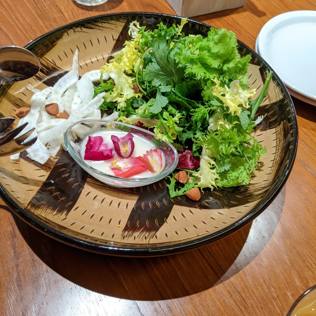 ユーザーが投稿した塩麹サラダの写真 - 実際訪問したユーザーが直接撮影して投稿した有楽町カフェQCAFEbyロイヤルガーデンカフェの写真