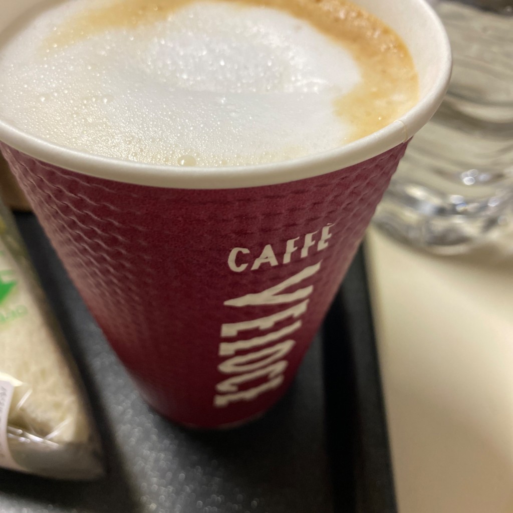 ユーザーが投稿したカフェラテの写真 - 実際訪問したユーザーが直接撮影して投稿した鴨居カフェカフェ ベローチェ 鴨居店の写真
